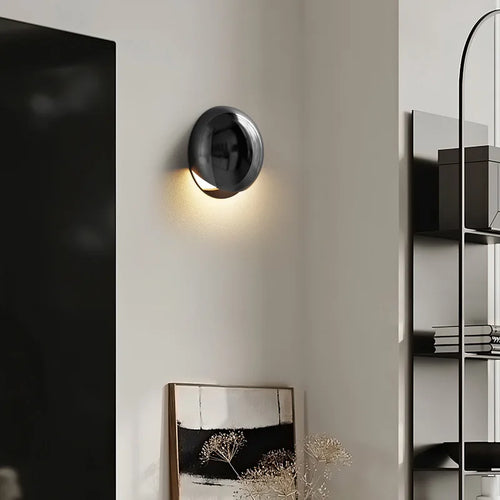 Modern iron and acrylic wall light with elegant design for interiors - vue 3 sur 8