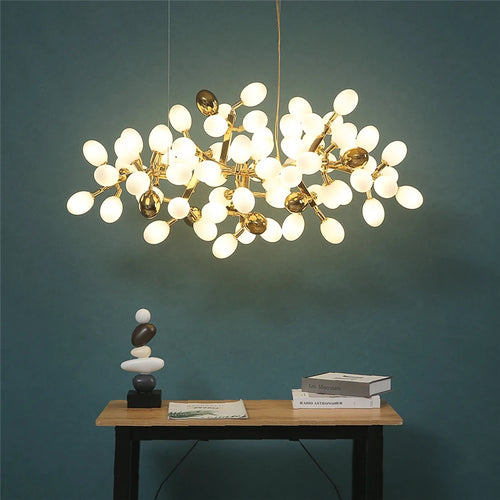Modern gold grape chandelier for elegant interiors - vue 5 sur 11