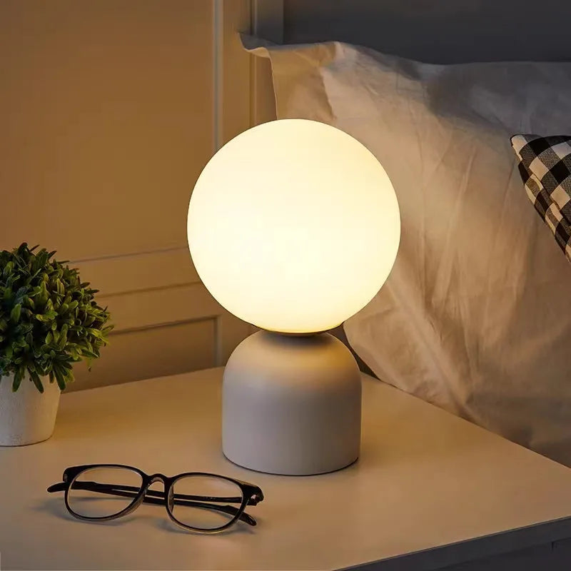 Marble and glass table lamp for an elegant interior - vue 5 sur 9