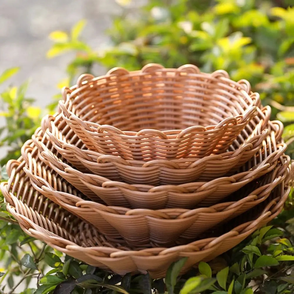 Round wicker basket for versatile storage - vue 3 sur 6