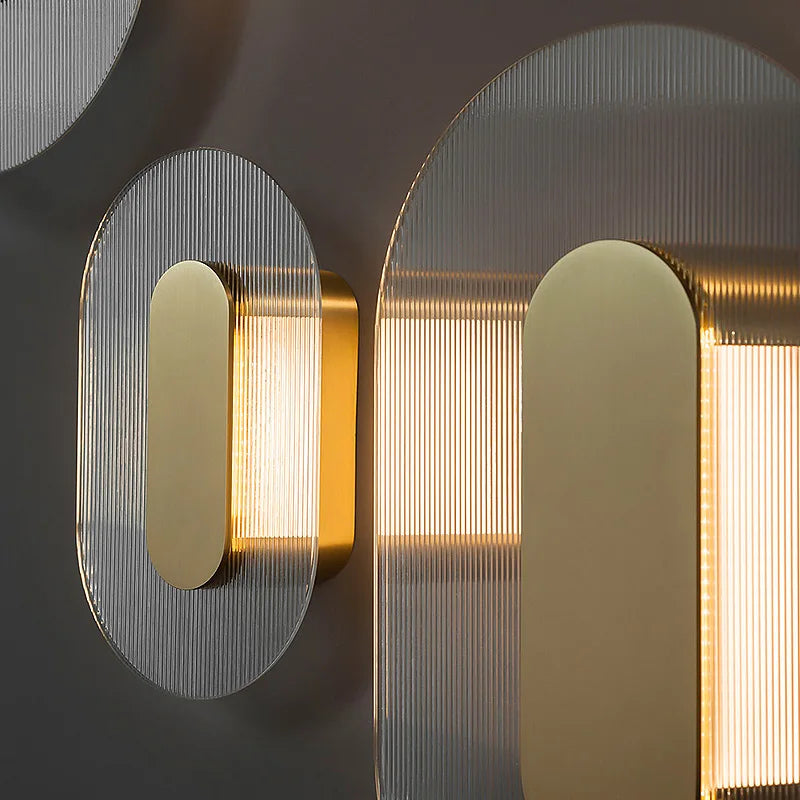 Elliptical glass and gold metal wall light - vue 5 sur 11