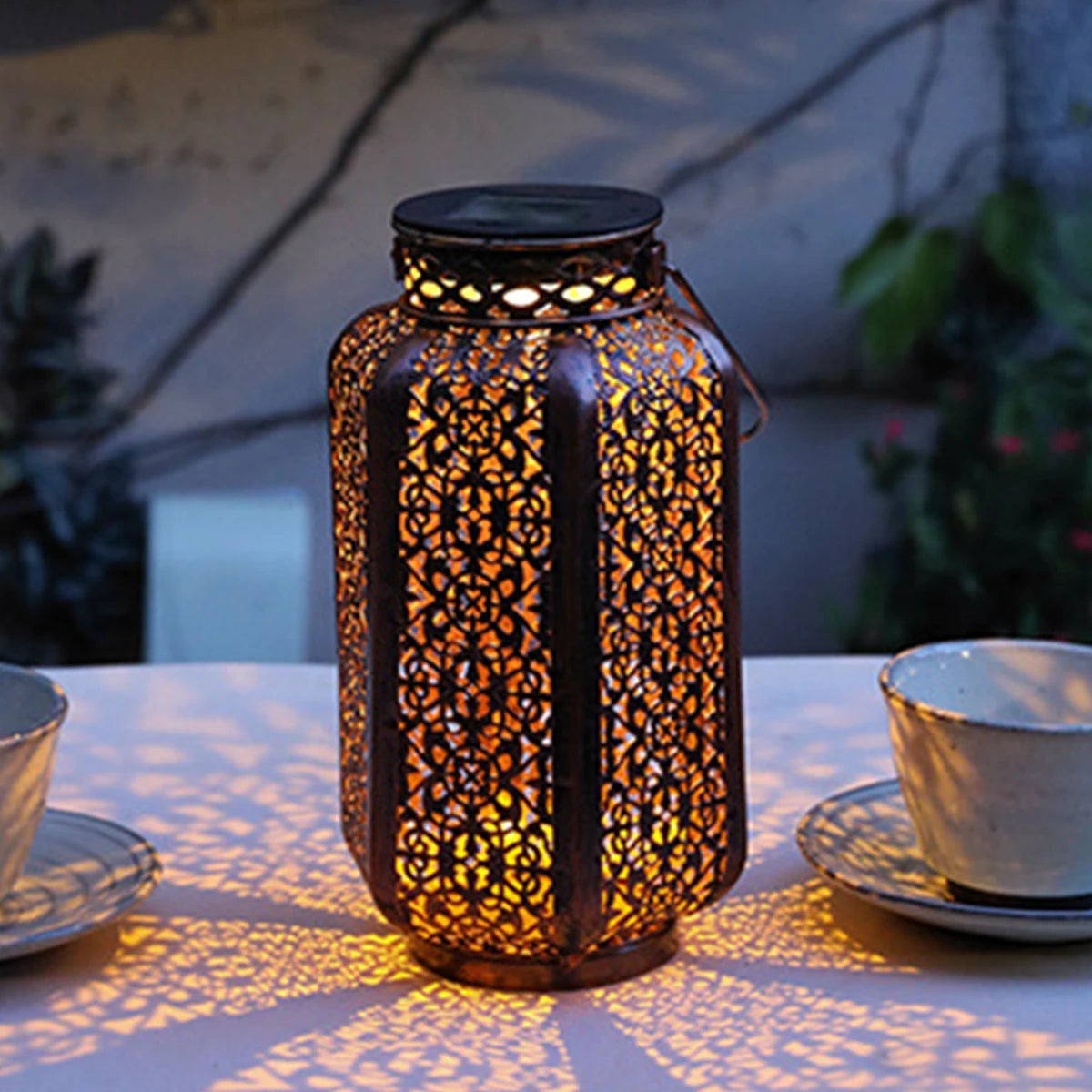 Retro solar iron lamp for outdoor decoration