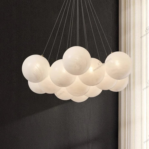 Modern design LED pendant chandelier with suspended globes - vue 3 sur 9