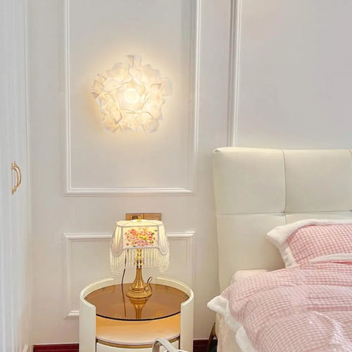 Romantic acrylic LED wall light for modern lighting - vue 3 sur 6