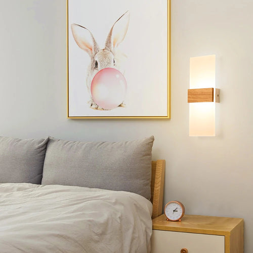 Nordic LED wooden wall light, acrylic bedside sconce for bedroom, living room, kitchen and hallway - vue 4 sur 9