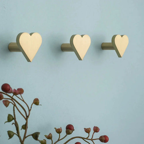 heart shaped brass wall hooks for cute accessories - vue 2 sur 7