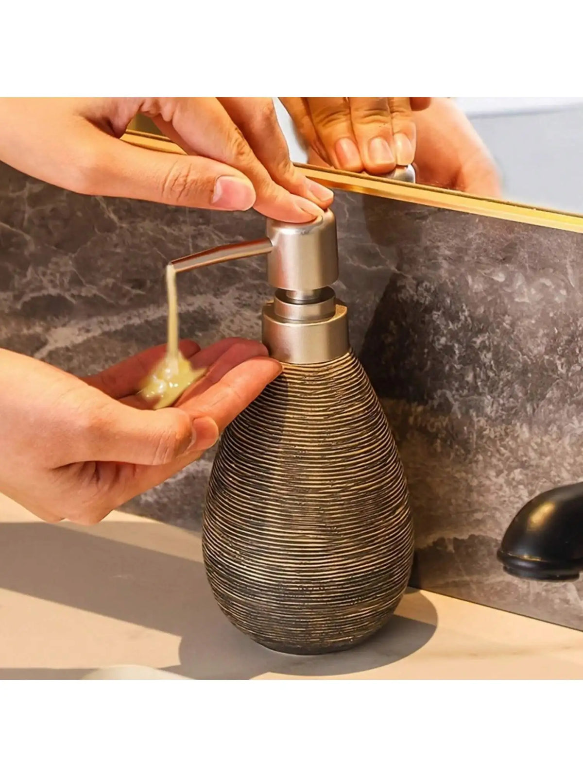 Creative Retro Style Ceramic Push-Type Soap Dispenser With Pump, Hand Soap Bottle, Suitable For Bathrooms Kitchens And Toilets - vue 4 sur 11