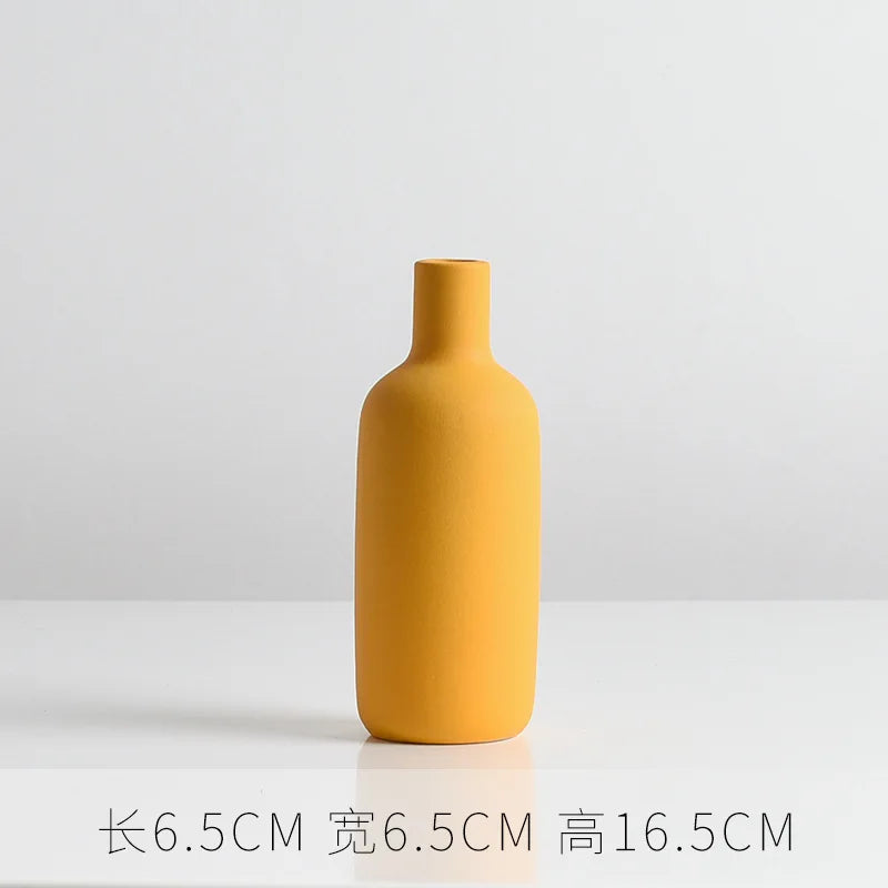 small modern decorative ceramic vase for flowers - vue 6 sur 7