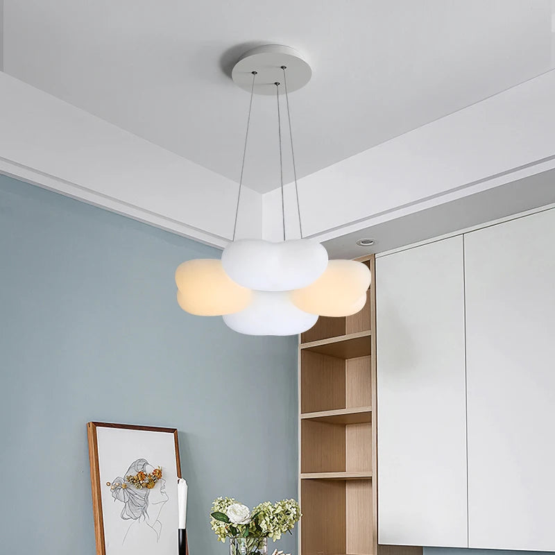 Nordic petal chandelier for a cosy romantic atmosphere - vue 4 sur 10