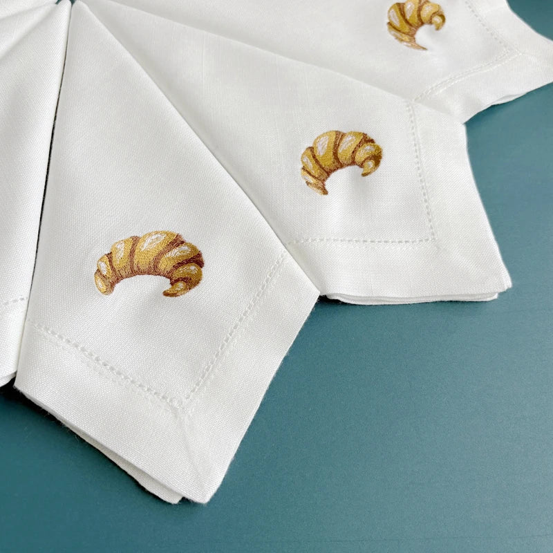 Embroidered linen napkin with croissant motif, customisable - vue 7 sur 7