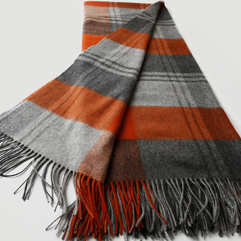 Wool cashmere plaid blanket with scottish check winter countryside style - vue 6 sur 7