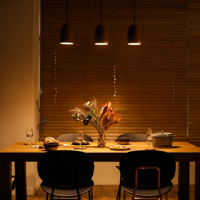 Rounded solid wood pendant light - vue 4 sur 8