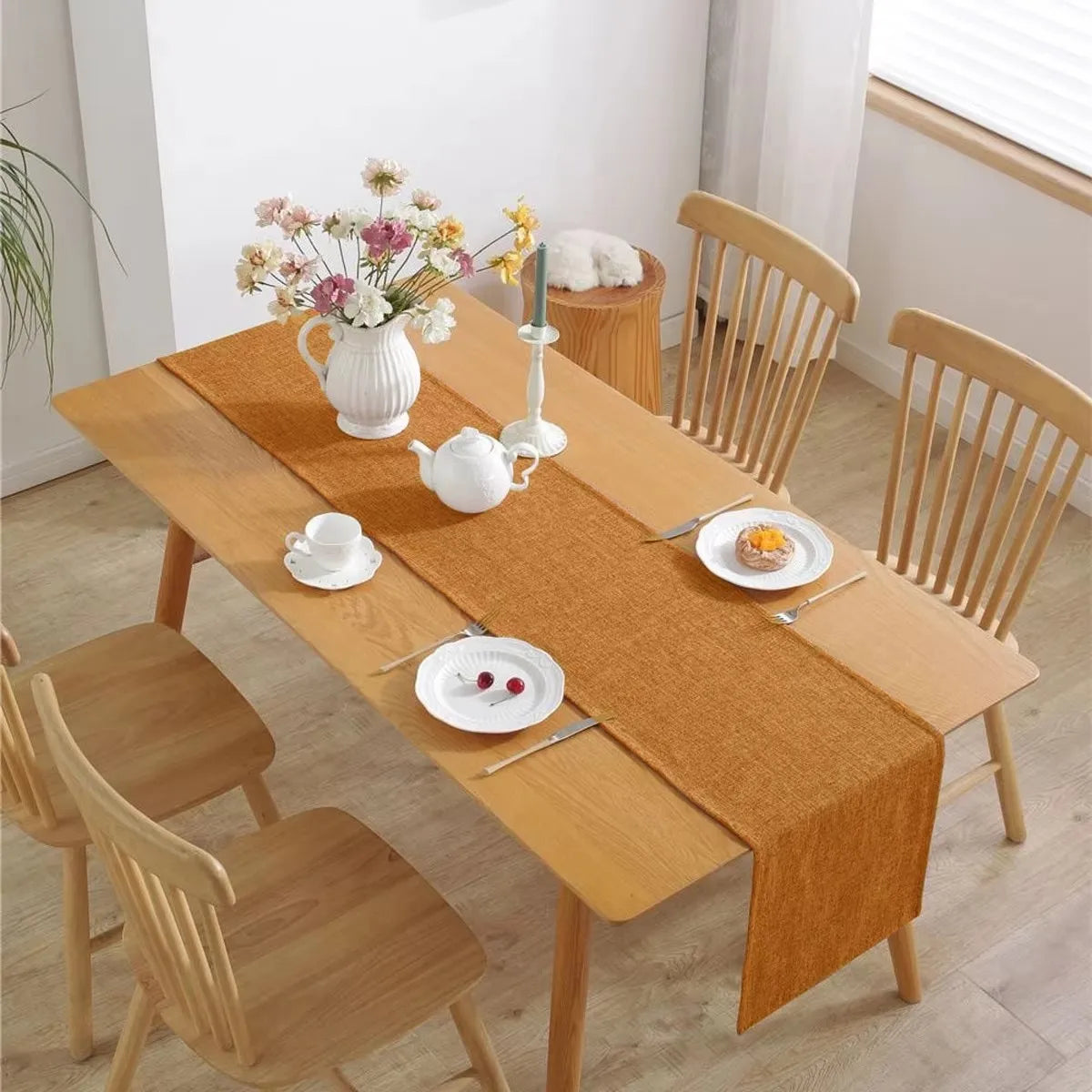 Red Christmas polyester wrinkle resistant table runner