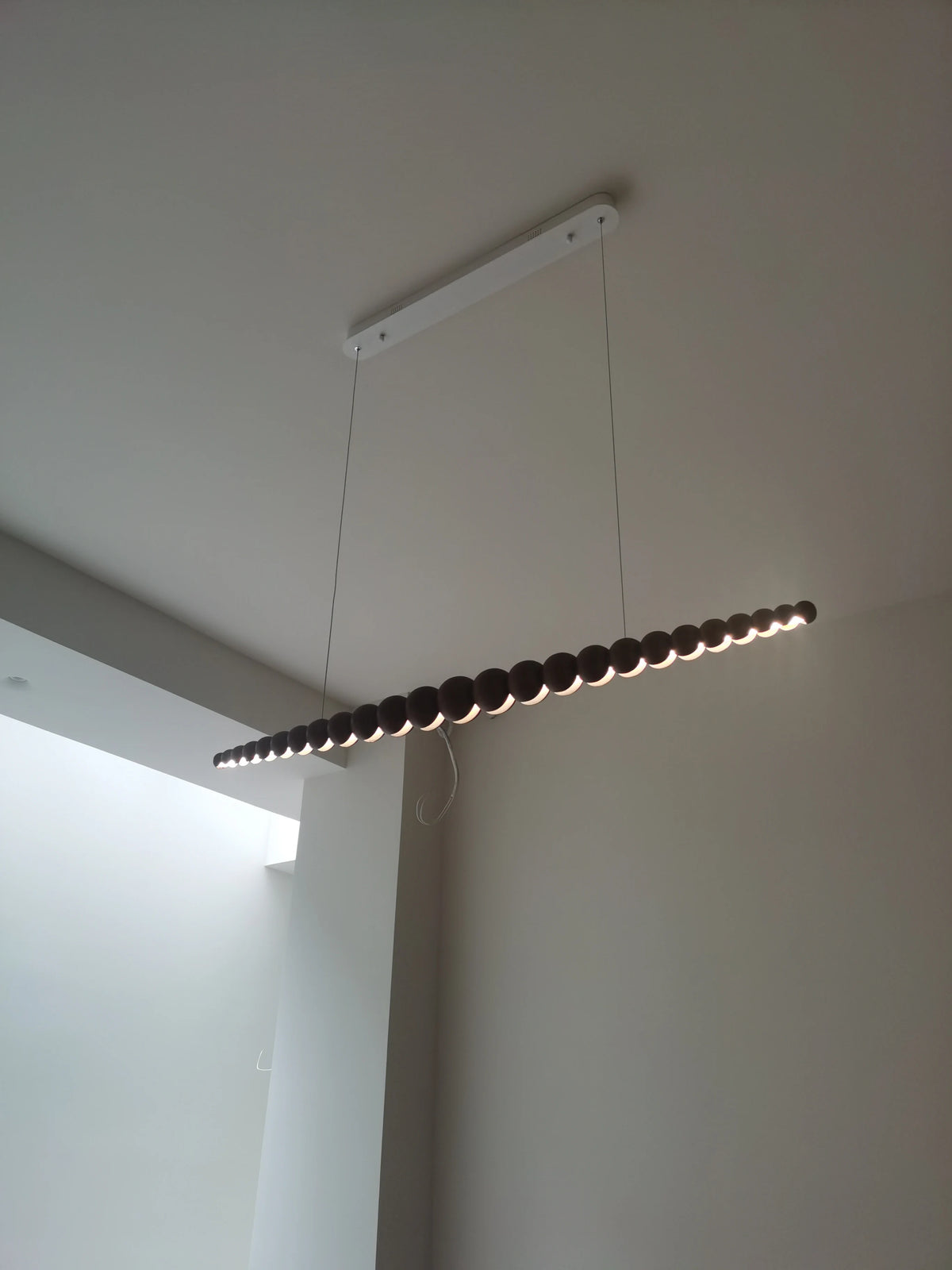 Wooden pendant light modern table long linear LED kitchen island lamp for dining room, living room, office - vue 5 sur 10