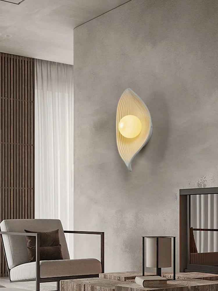 Creative resin wall light with decorative leaf motif