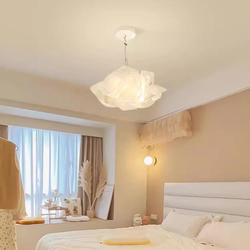 Flower-shaped chandelier for children's bedroom romantic