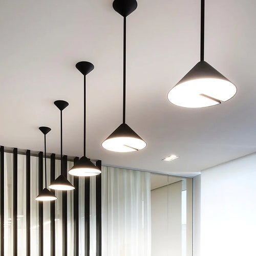 Modern nordic LED pendant light with multi-angle iron design - vue 5 sur 7