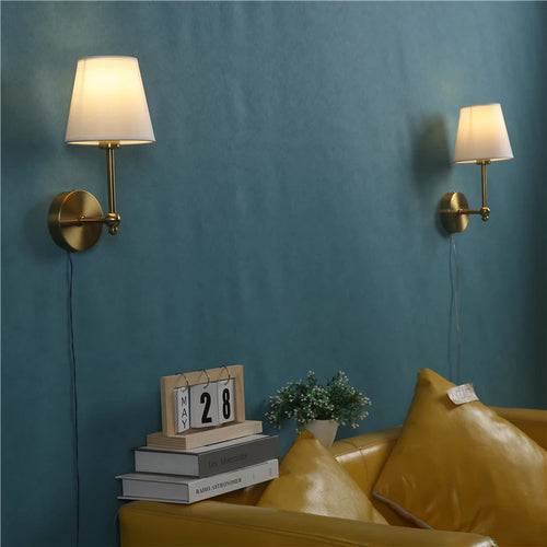 American retro wall light in black and gold linen - vue 6 sur 8