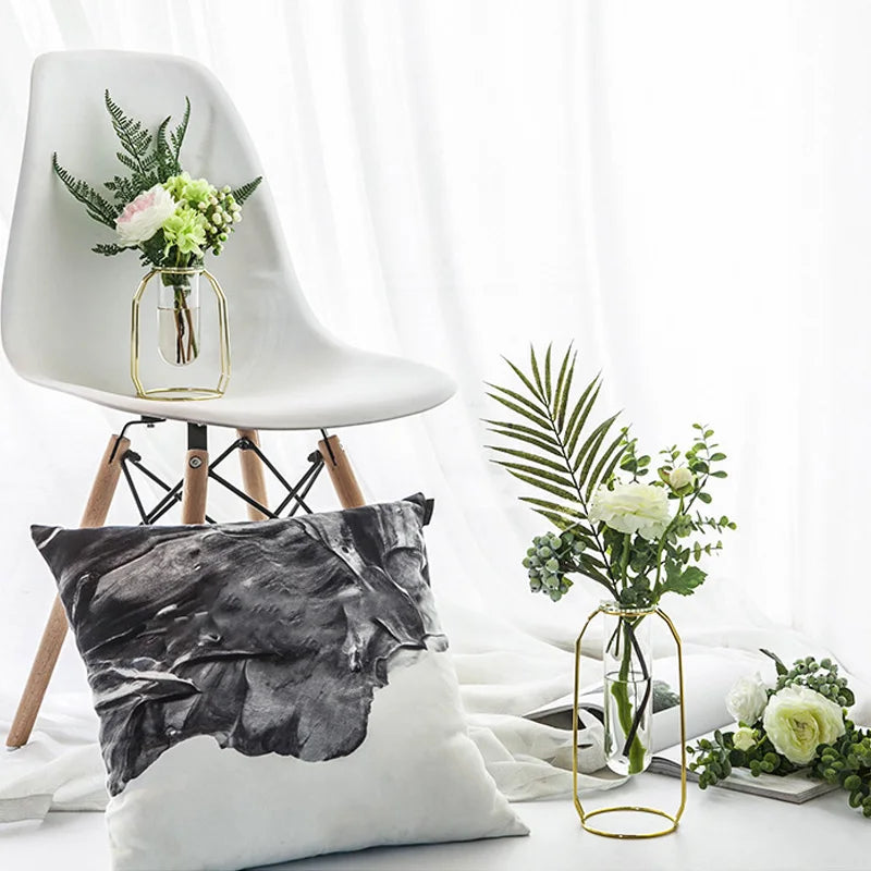 geometric wrought metal vase for modern decoration - vue 5 sur 8