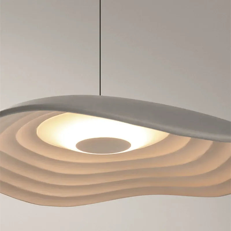Creative Nordic resin pendant light for indoor decor - vue 6 sur 15