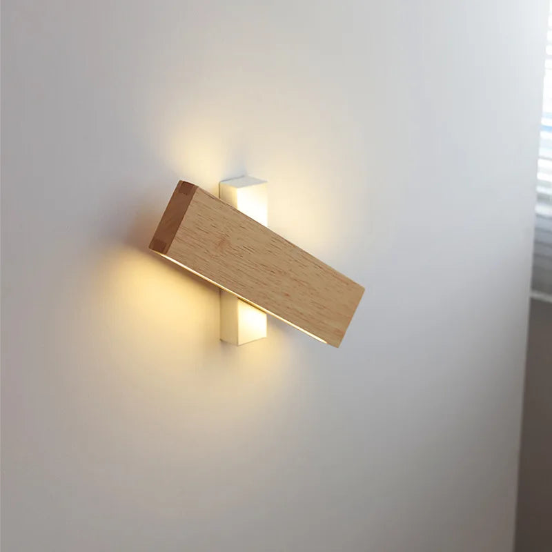 Rotating wooden LED wall light - vue 3 sur 9