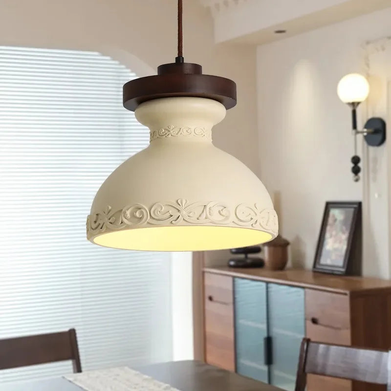 Decorative antique-style engraved resin retro chandelier - vue 4 sur 14