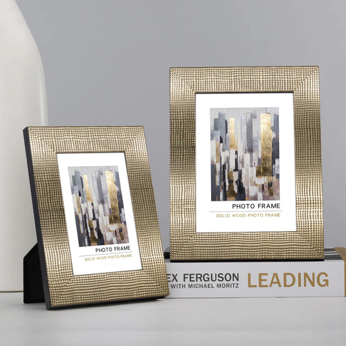 modern solid wood photo frame for desk - vue 2 sur 5