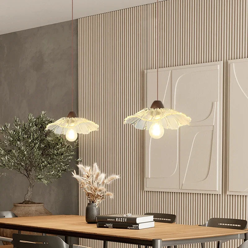 Nordic glass and wood pendant light for decorative interiors - vue 3 sur 12