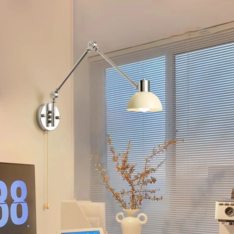 Modern telescopic wall light with adjustable swing arm and rotatable lamp - vue 4 sur 11