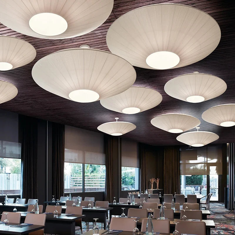Modern creative custom circular ceiling light for versatile spaces - vue 3 sur 9