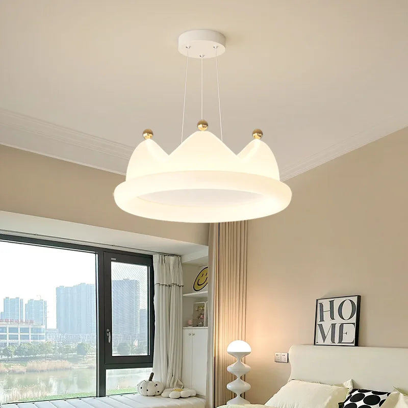 Romantic chandelier for modern little girl's bedroom