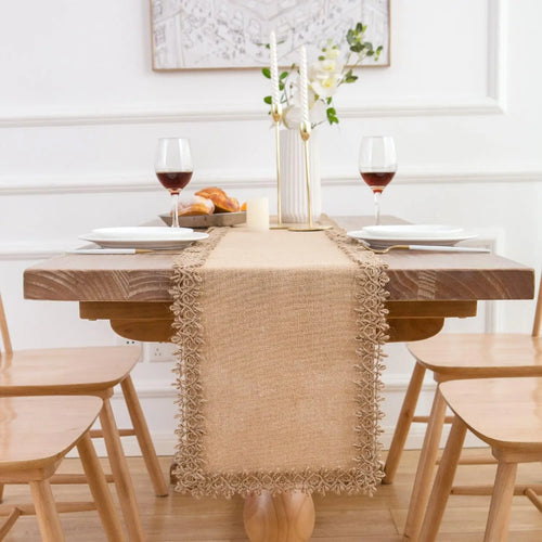 Rustic beige macramé table runner, bohemian style - vue 4 sur 7