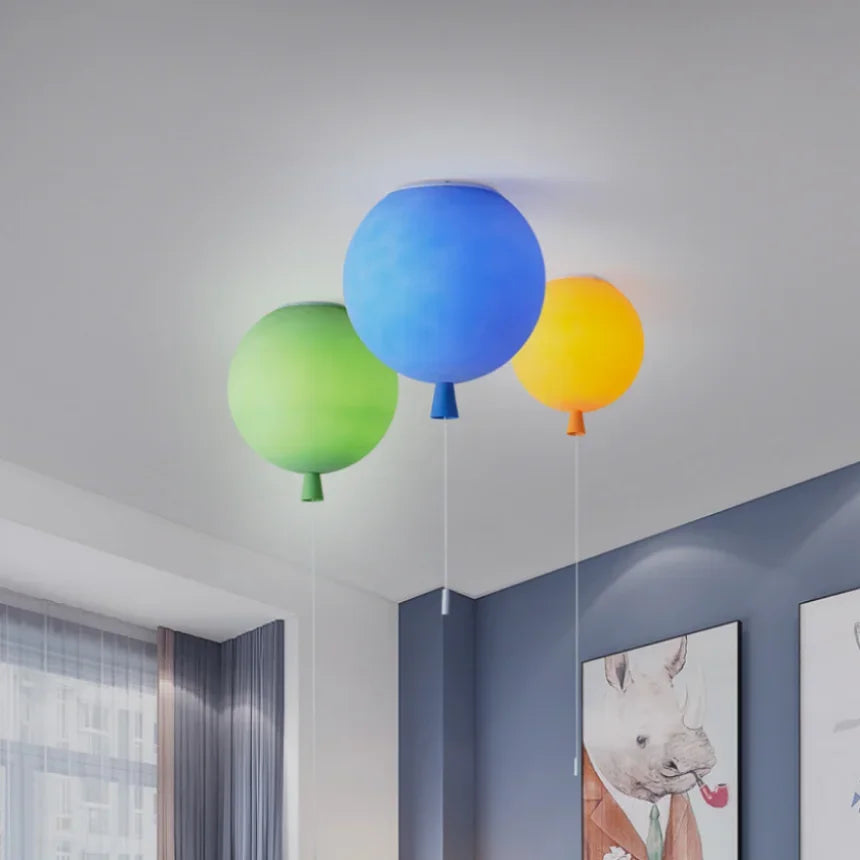 Modern balloon ceiling light for children, school and shop decor - vue 5 sur 13