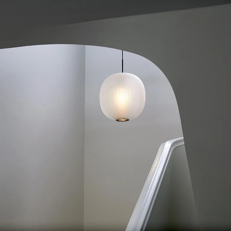 Modern Nordic frosted glass LED pendant light - vue 3 sur 10