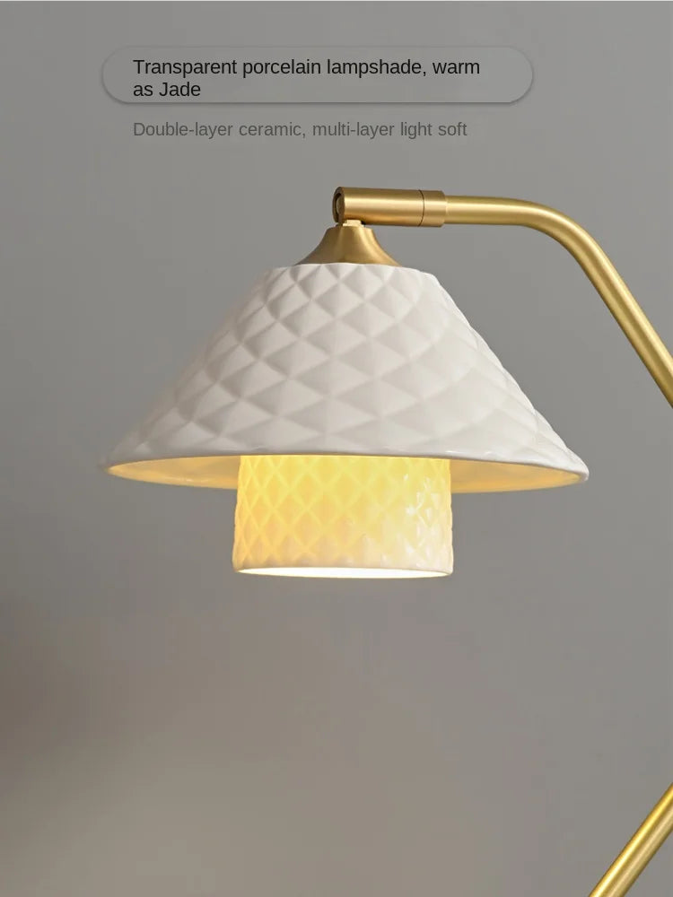 Ceramic and copper desk lamp with adjustable angle - vue 5 sur 12