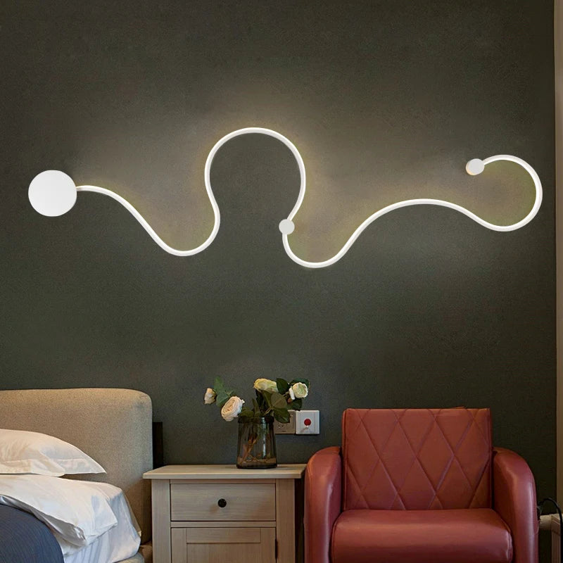 Modern minimalist aluminium wall light for indoor lighting