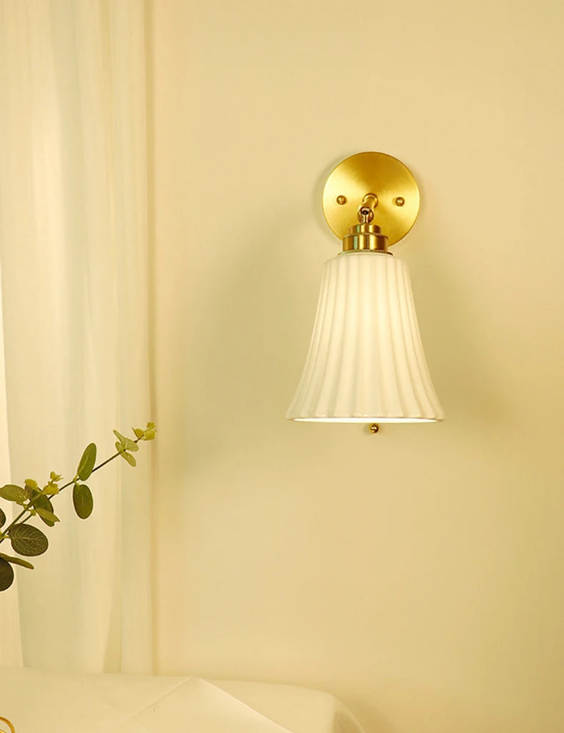 Retro brass and ceramic minimalist wall light