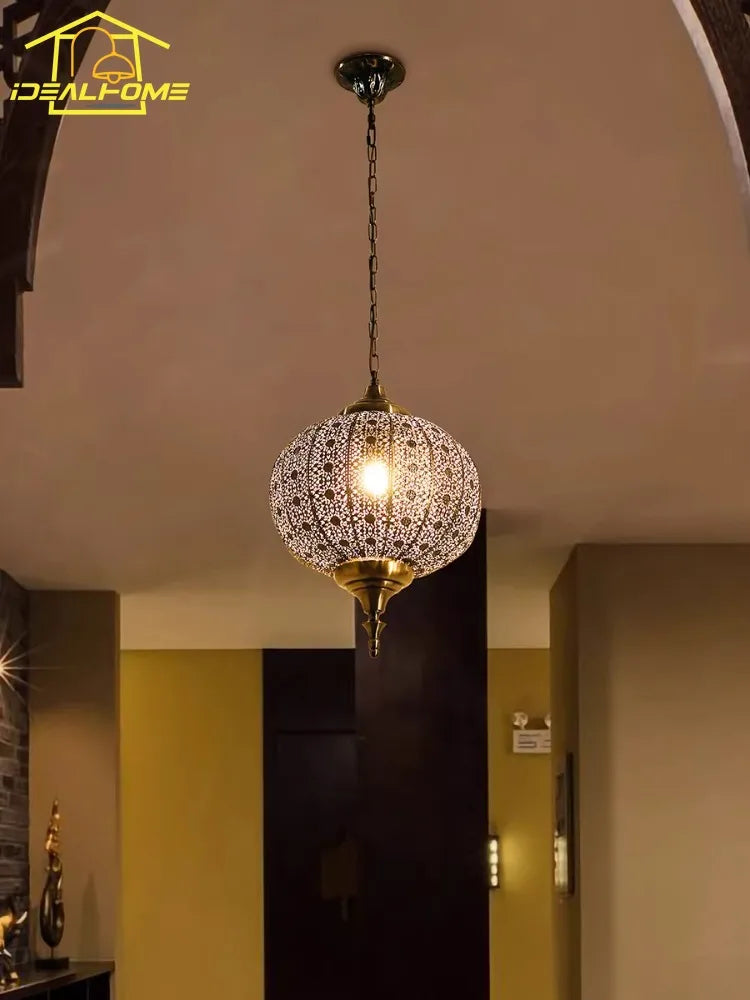 Vintage iron pendant light with Thai design for an elegant interior - vue 4 sur 6