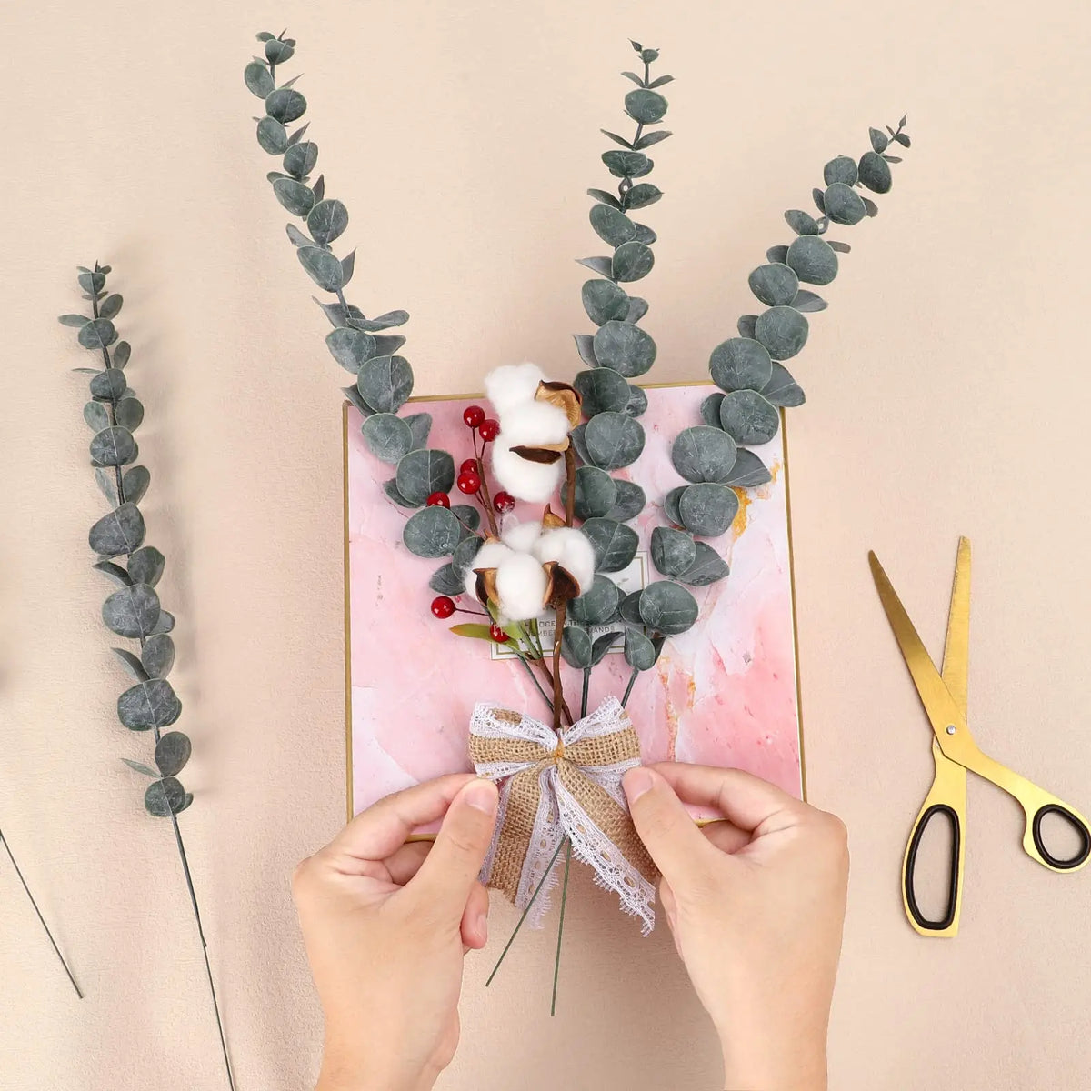 Set of 20 artificial eucalyptus stems for festive decorations - vue 5 sur 8