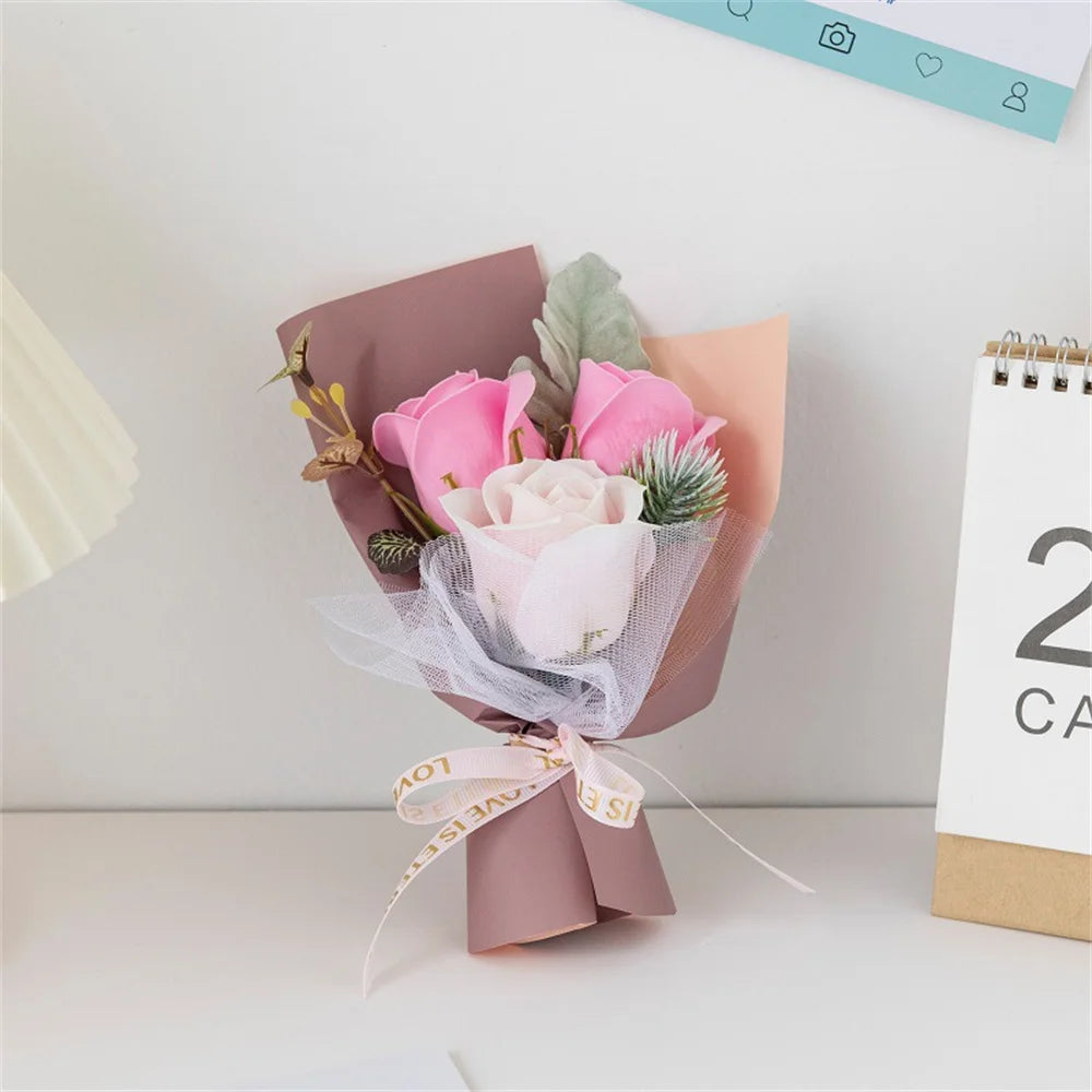 Small decorative artificial rose bouquet for valentine's day - vue 10 sur 13