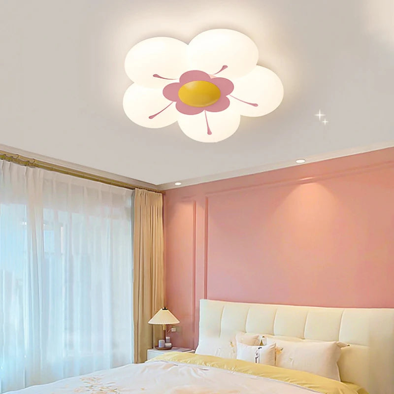 Romantic ceiling light for a little girl's warm and floral bedroom - vue 3 sur 16