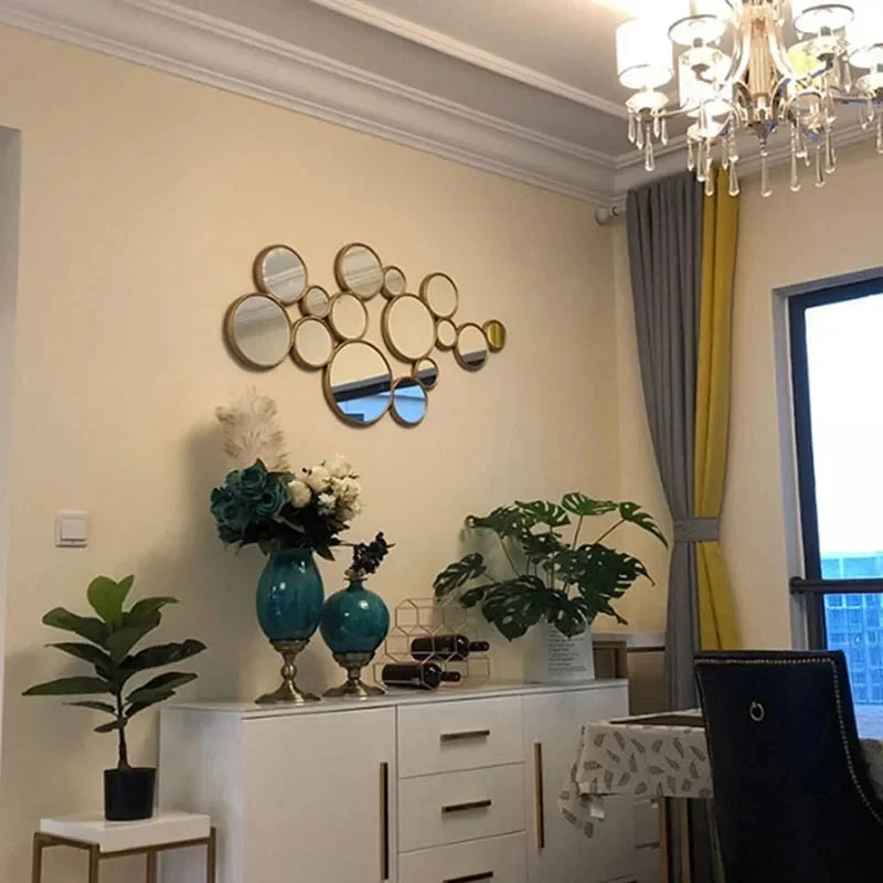 sun-shaped resin wall decor with hanging mirror - vue 7 sur 7