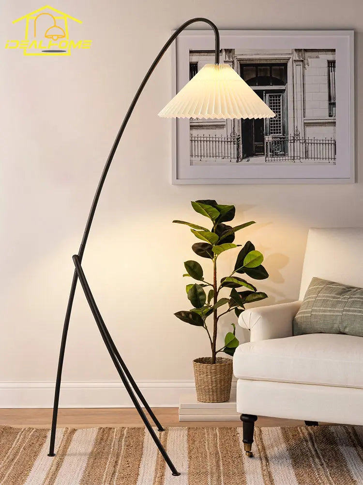 Modern minimalist iron and fabric table lamp