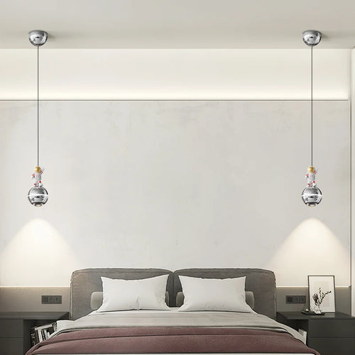 Modern LED astronaut design pendant light - vue 5 sur 18