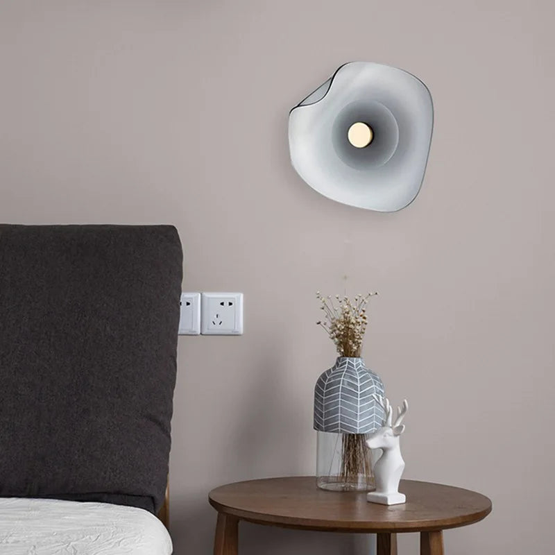 Modern glass LED wall light for interior decor - vue 3 sur 8