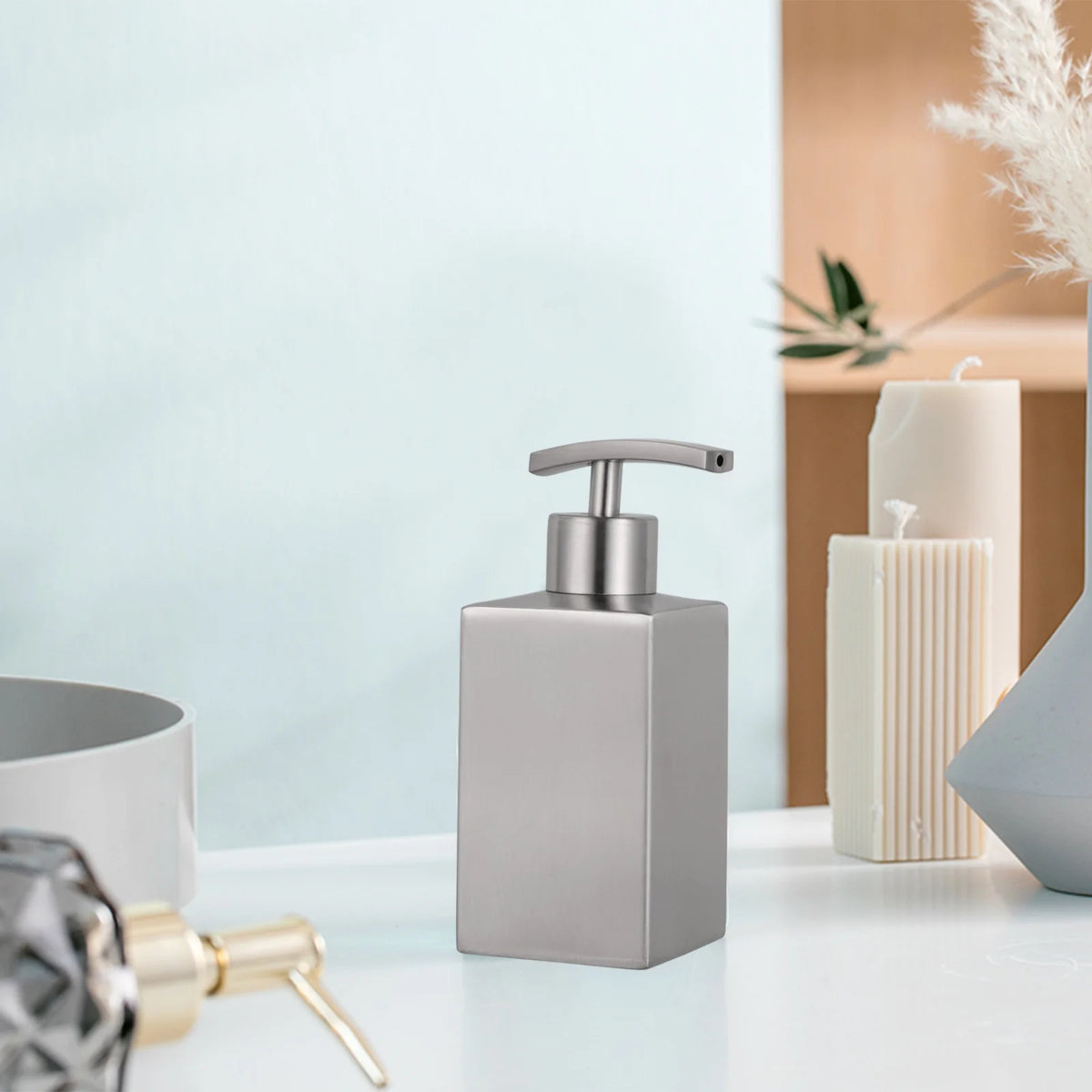 stainless steel squeezable soap dispenser for liquid - vue 7 sur 7