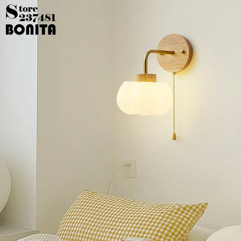 Solid wood pumpkin wall light with pull switch - vue 4 sur 9