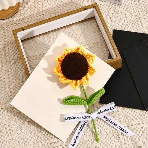 Transparent floating photo frame with dried flowers, decorative and handmade - vue 4 sur 10