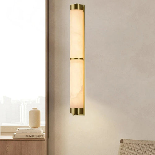 Cylindrical natural marble and gold brass wall light for hotels - vue 4 sur 6