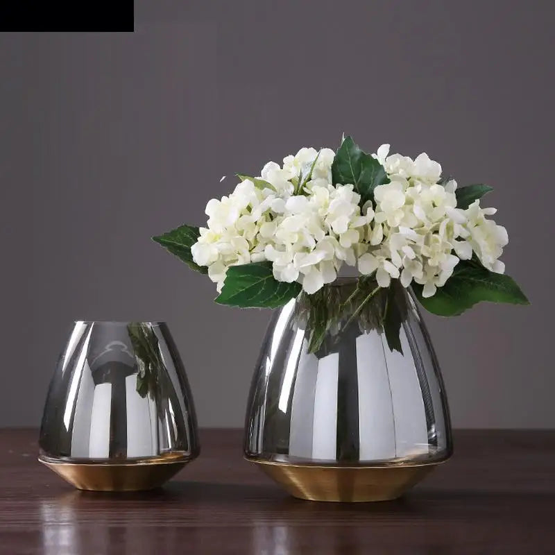 modern glass vase with metal base for floral decoration - vue 5 sur 9